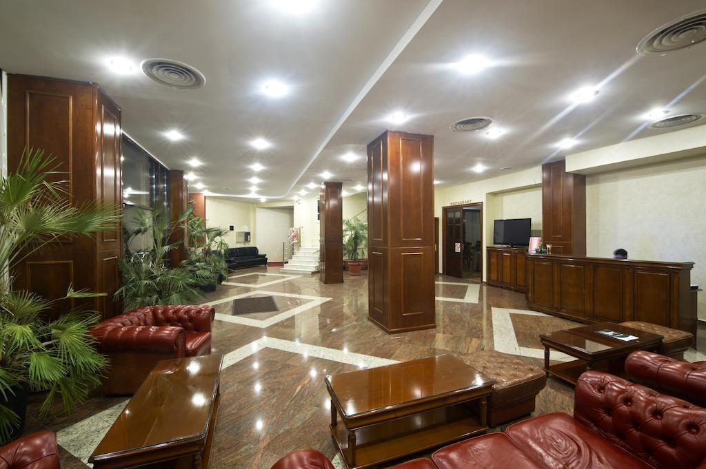 Hotel Bavaria Craiova Eksteriør bilde