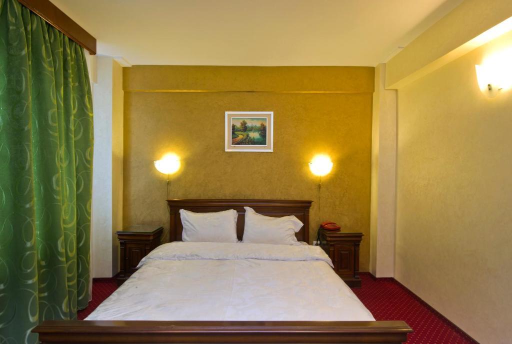 Hotel Bavaria Craiova Eksteriør bilde