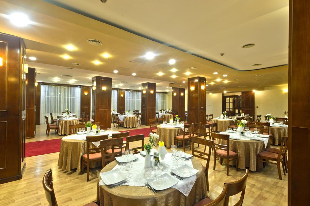 Hotel Bavaria Craiova Eksteriør bilde