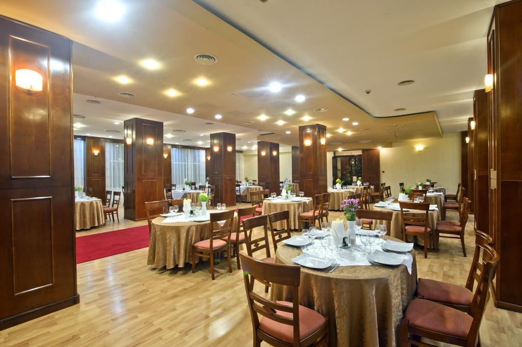 Hotel Bavaria Craiova Eksteriør bilde